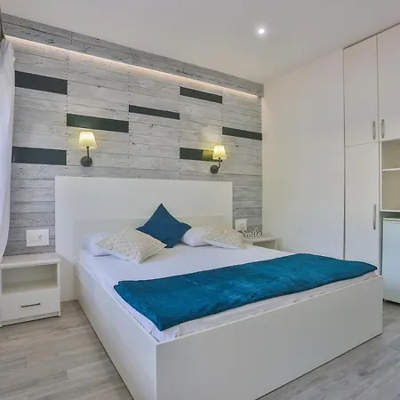 On The Casa de hóspedes Baška Voda