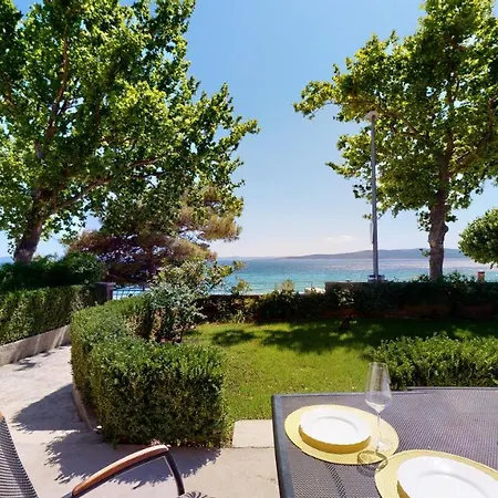 On The 3* Baška Voda