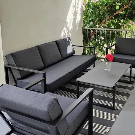 Guest house On The Baska Voda
