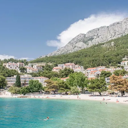 Guest house On The Baska Voda