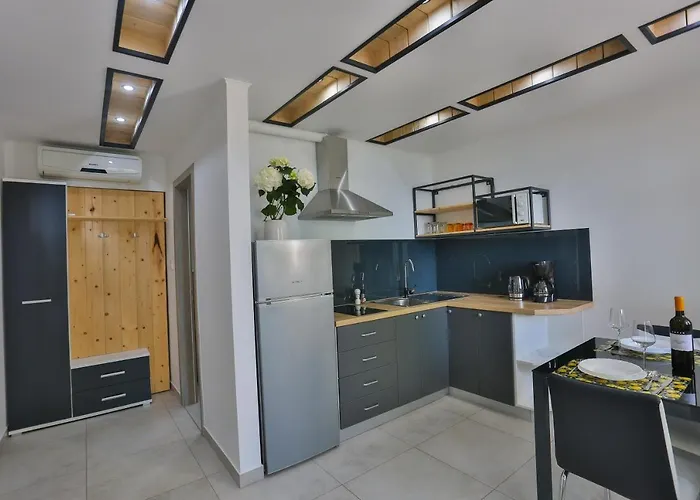 On The 3* Baška Voda